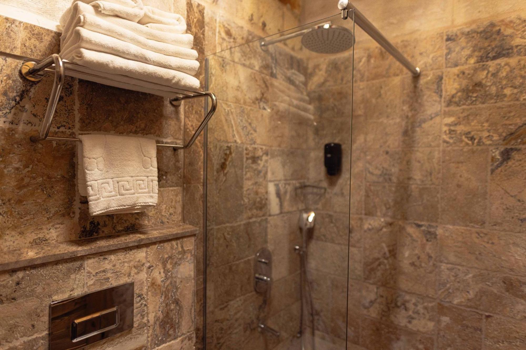 Noah'S Ark Cave Hotel เกอเรเม ภายนอก รูปภาพ